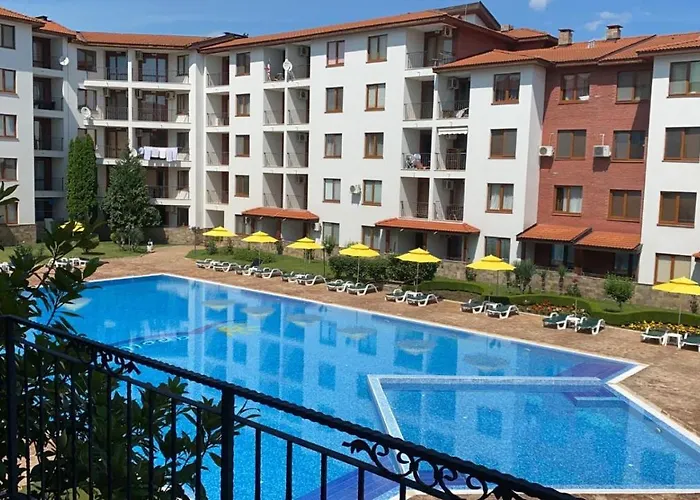 3 Room Family Apartment With Pool View