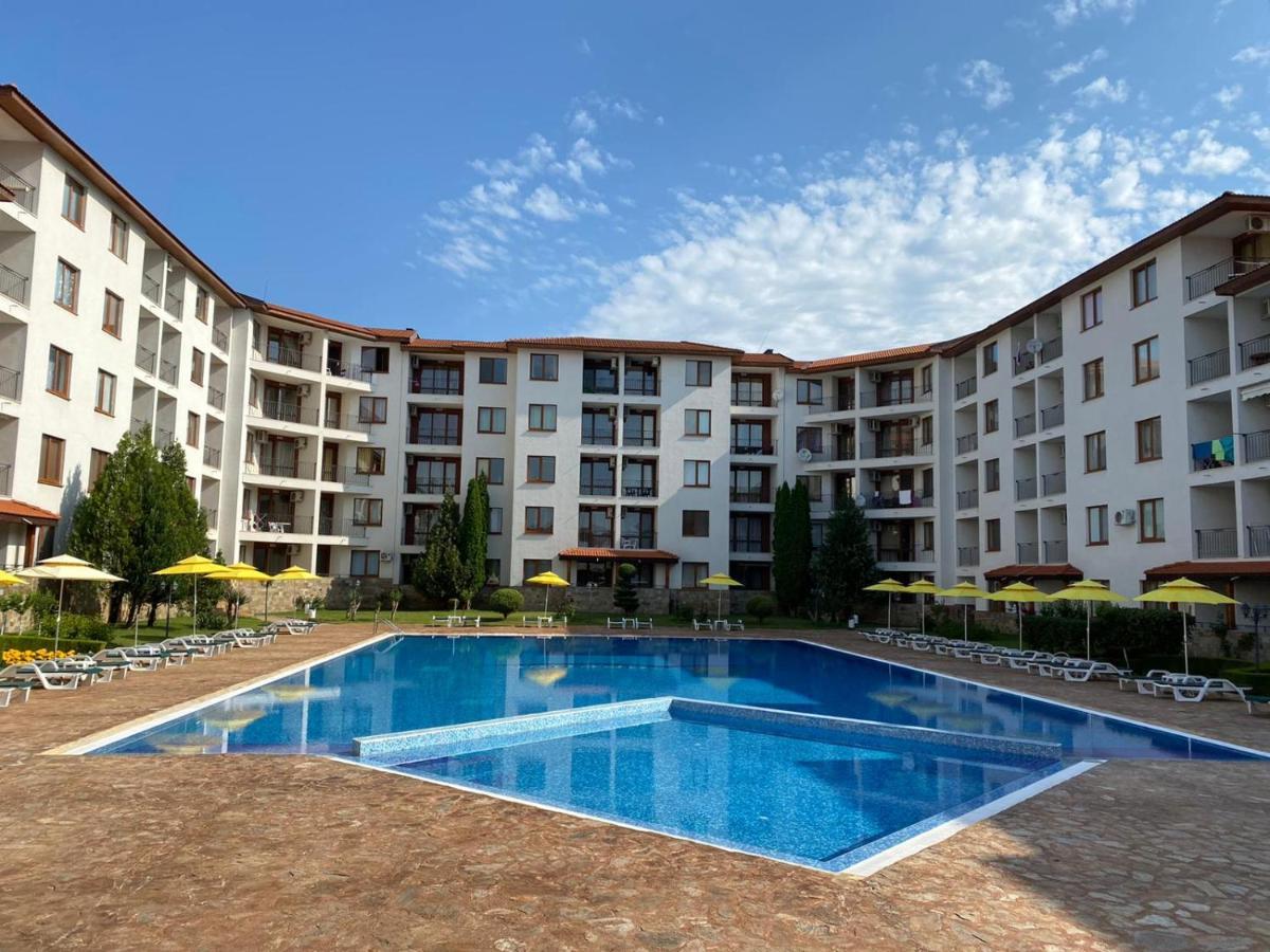 3 Family With Pool View Appartamento Nesebar
